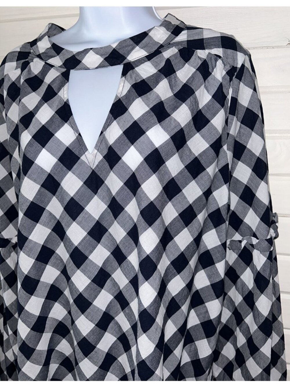 Crown & Ivy Sz XL Keyhole Neck Blue White Gingham Tie Back Ruffle Sleeve Shirt